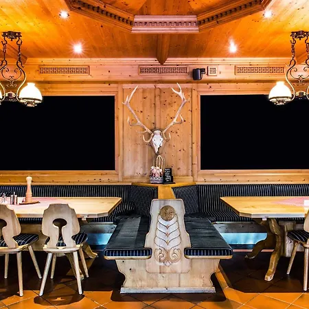 Jagdschloss Windenhuette Отель 3*