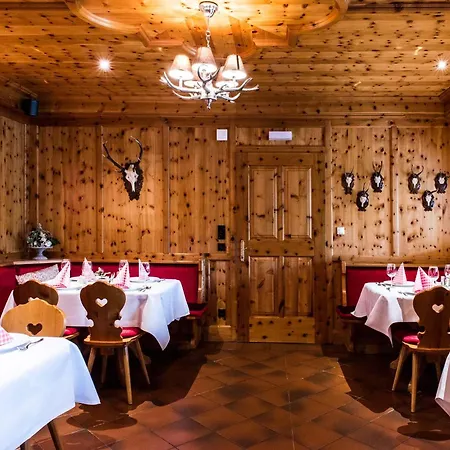 Hotel Jagdschloss Windenhuette 3*