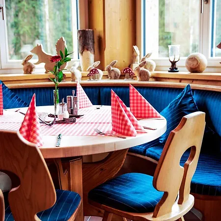 Jagdschloss Windenhuette 3*