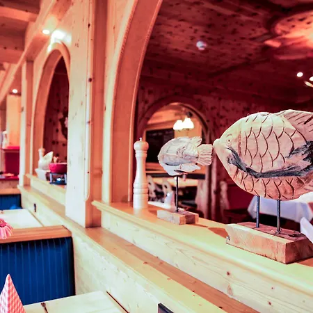 Jagdschloss Windenhuette 3*